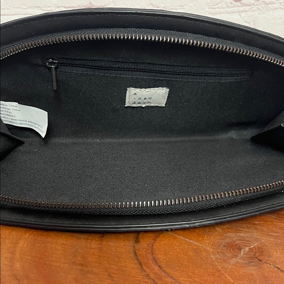 A New Day Black Matte Sequin Clutch - Picture 6 of 10